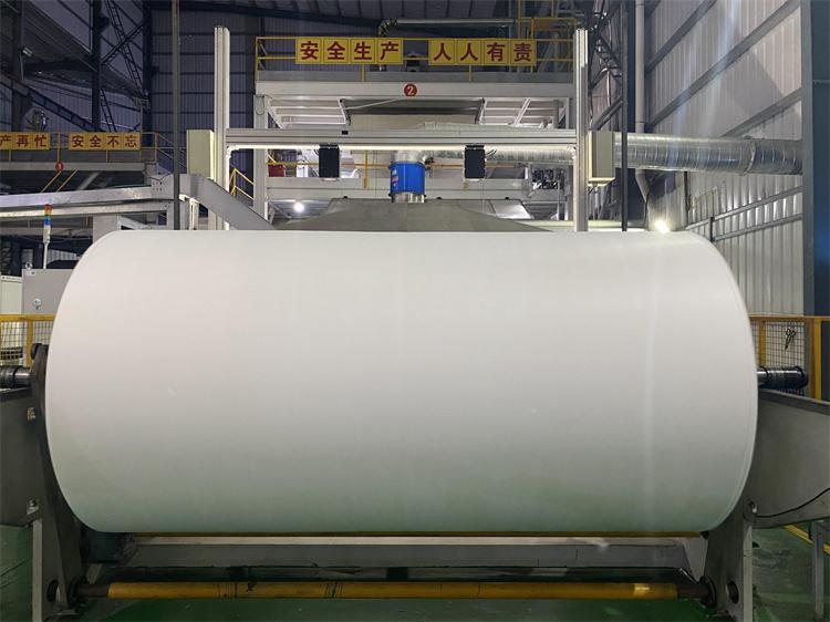 Nonwoven fabric roll